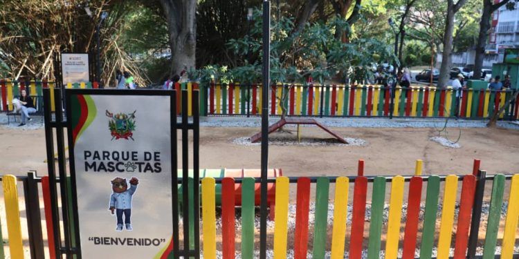 Carabobo: Alcalde de Valencia inauguró Parque para Mascotas en la urbanización Prebo