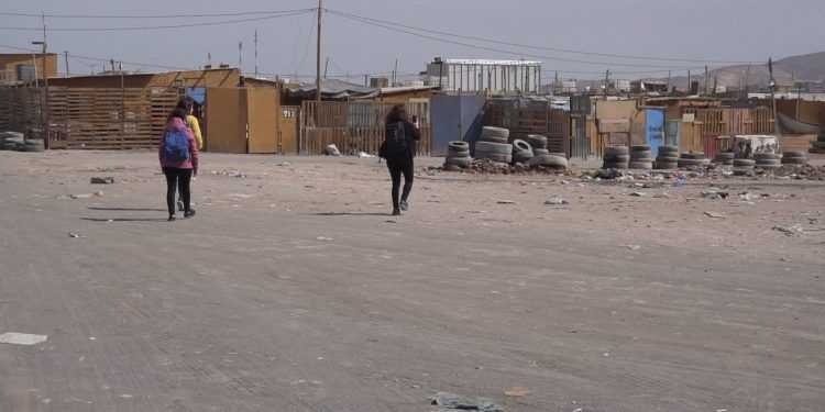 Geógrafa Yasna Contreras sobre campamentos en Chile: “Esto ya no responde exclusivamente a la crisis sanitaria y habitacional»…