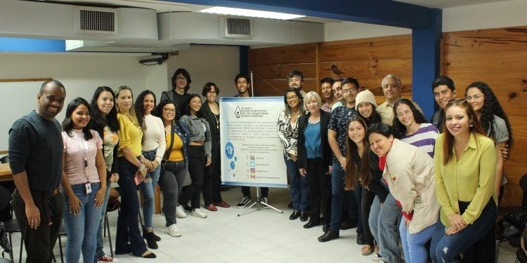 Valencia: Centro Latinoamericano de Investigaciones Sobre Internet (CLISI) realizó Conversatorio sobre IA y realidad virtual