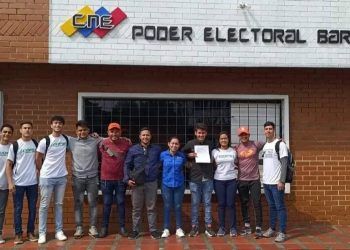 Barinas: Jóvenes ratifican ante el CNE su exigencia de ampliar puntos del RE