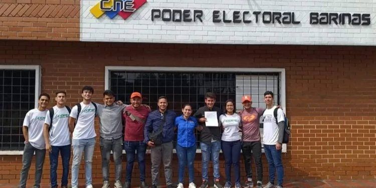 Barinas: Jóvenes ratifican ante el CNE su exigencia de ampliar puntos del RE