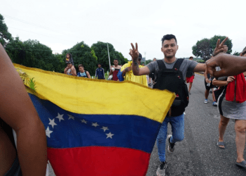 Informe expone cómo se vulneran los derechos de los venezolanos en el exterior
