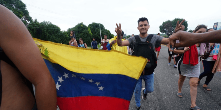 Informe expone cómo se vulneran los derechos de los venezolanos en el exterior