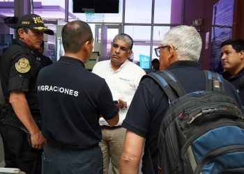 Perú: Policía Nacional bloqueó paso a grupos de migrantes venezolanos