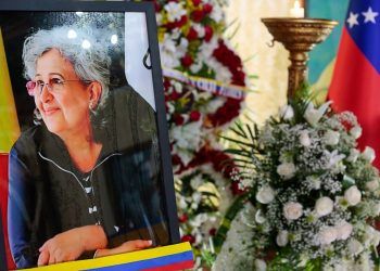 En Capilla ardiente gobierno nacional rinde honores a Tibisay Lucena (+ Video)