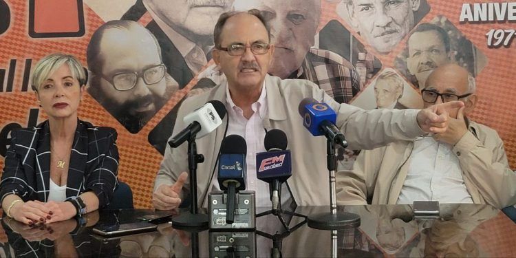 Felipe Mujica exige que acusados por corrupción sean interpelados por la AN