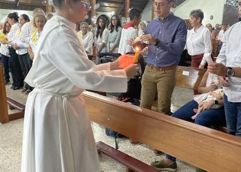 Carabobo: Alcalde de San Diego celebró junto a feligreses la Vigilia Pascual