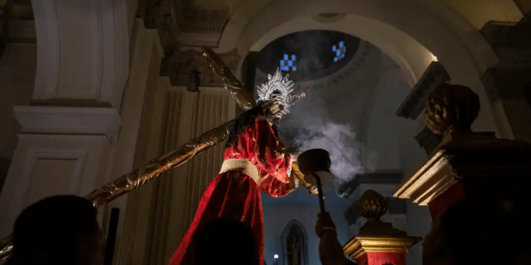 Nicaragua expulsa a un sacerdote y persigue a feligreses en Semana Santa (+ Video)