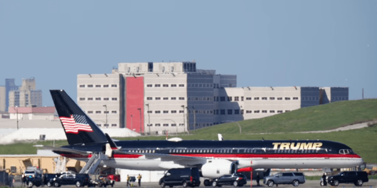 Trump arribó a Nueva York para enfrentar cargos
