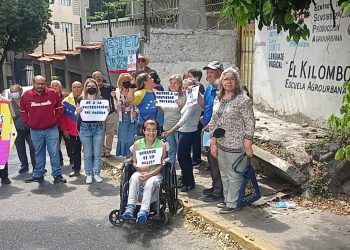 Caracas: Vecinos protestaron contra invasión de parque en Valle Abajo