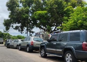 Bolívar: junto a usuarios»Rechazamos las políticas controladoras del combustible en la entidad enfatizó Zaida Vahlis