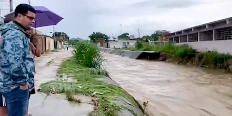 Alcalde de Valencia ordenó desplegar equipo de monitoreo ante las fuertes lluvias registradas en la ciudad