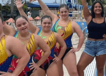EEUU: Profesora venezolana de nado sincronizado entrena a atletas con Síndrome de Down en miami