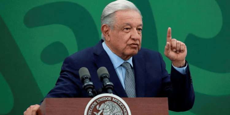 Presidente México dice no quiere relaciones comerciales con gobierno de Boluarte en Perú