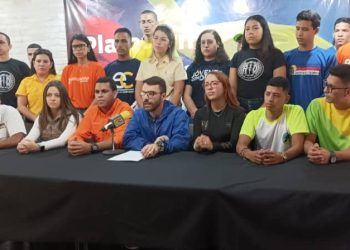 Jóvenes de la Plataforma Unitaria denuncian que han pasado 100 días sin respuesta del CNE tras solicitar apertura del Registro Electoral