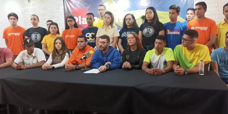 Jóvenes de la Plataforma Unitaria denuncian que han pasado 100 días sin respuesta del CNE tras solicitar apertura del Registro Electoral