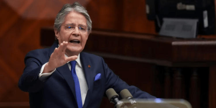 Presidente Lasso disuelve conforme a la Constitución a la Asamblea Nacional de Ecuador, tiene respaldo militar
