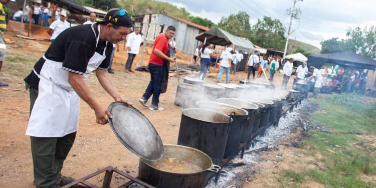 Carabobo: Bertucci llamó a unir fuerzas a favor de los más necesitados en recorrido por la entidad