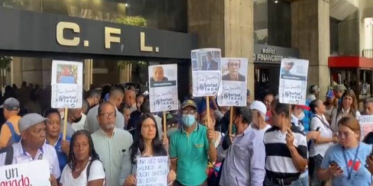 Caracas: Ciudadanos piden la liberación de presos políticos (Video)