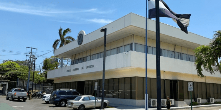 Nicaragua: ¿Quiénes son y por qué 25 abogados han sido supendidos para ejercer la profesión?