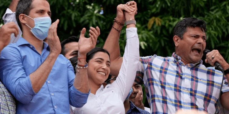 Freddy Superlano, el «desconocido» reemplazo de Guaidó en las primarias de la oposición venezolana