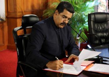 Nicolás Maduro: Bono de Guerra Económica será de 30 y no de 20 dólares  (+Video)