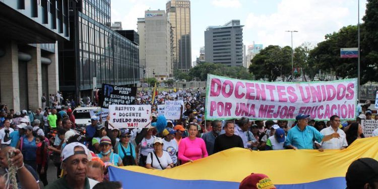 UNIDAD VENEZUELA: Multitudinaria marcha sirvió para unir a los venezolanos este 1 de mayo en una sola voz: Exigieron salarios dignos (+ imágenes)