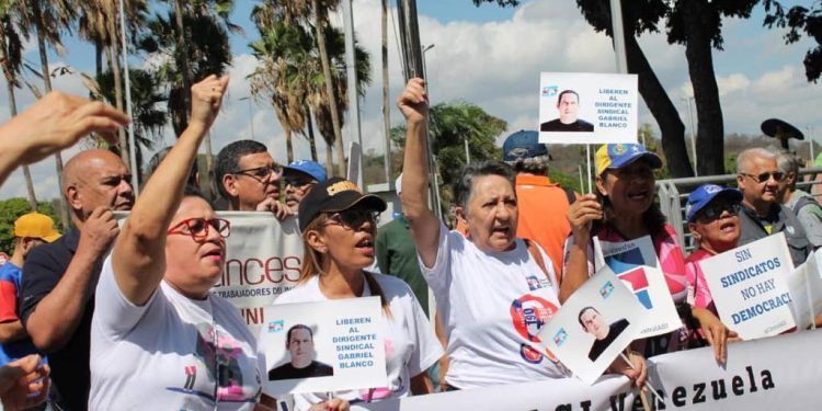 UNIDAD VENEZUELA: Multitudinaria marcha sirvió para unir a los venezolanos este 1 de mayo en una sola voz: Exigieron salarios dignos (+ imágenes)
