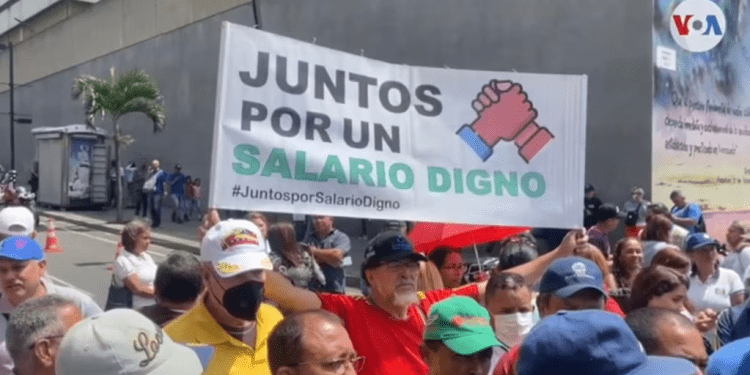 Trabajadores protestan contra “salarios de hambre” en Venezuela