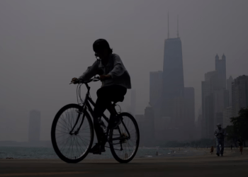 EEUU: Humo o calor sofocante: un verano inusual