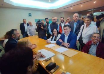 Caracas: Freddy Superlano formalizó su candidatura a la elección primaria opositora