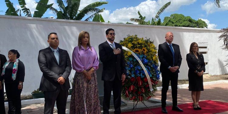 Carabobo: llamamos a elevar la moral y el orgullo de ser abogados en su día, expresó Carlos Pimentel