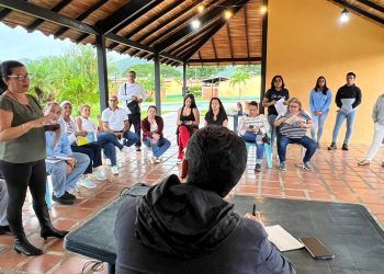 Carabobo: Alcalde León Jurado mantiene contacto permanente con los vecinos de San Diego