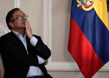 El presidente colombiano Gustavo Petro, en una foto de archivo durante un acto oficial, el 13 de marzo pasado. El mandatario anunció el cese de su embajador en Caracas, Armando Benedetti, tras un escándalo de presuntos abusos de poder en su círculo político cercano.