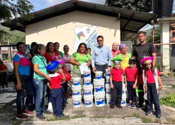 Alcalde de San Diego León Jurado, donó pinturas al C.E.I. Los Magallanes