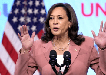 La vicepresidenta Kamala Harris habla en la Conferencia Anual de UnidosUS 2023 el lunes 24 de julio de 2023 en Chicago.