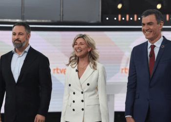 De derecha a izquierda: el candidato de VOX, Santiago Abascal, la candidata de Sumar, Yolanda Díaz, y el actual presidente Pedro Sánchez.