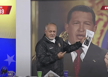 Diosdado Cabello, emite comentarios contra el cantante puertorriqueño, Luis Fonsi, durante un programa. [Captura de pantalla]