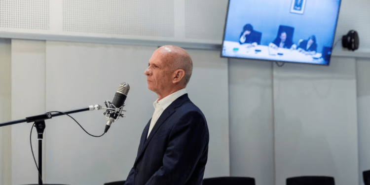 ARCHIVO: El exjefe de inteligencia de Venezuela Hugo Carvajal durante su audiencia de extradición en Madrid, España, el 12 de septiembre de 2019.