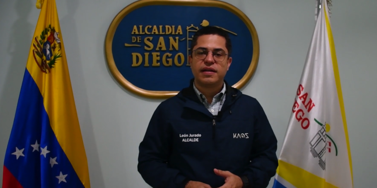 Alcalde León Jurado en mensaje de salutación felicitó al cuerpo policial de San Diego