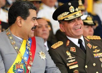Maduro ratifica a Padrino López como ministro para la Defensa