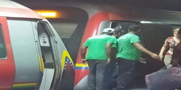 Choque entre dos trenes en la estación Petare del Metro de Caracas