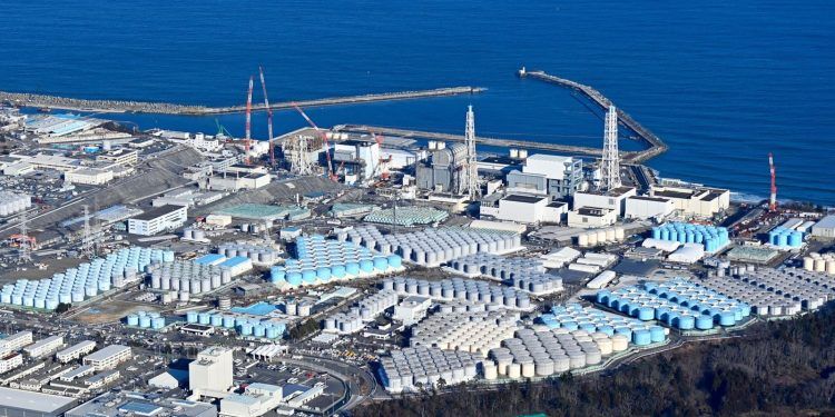 Físico venezolano de talla mundial desmiente peligro sobre vertido de agua radiactiva en Japón