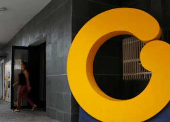 El medio Globovision fue vendido en 2013 cuando sus antiguos dueños admitieron que las operaciones se volvieron "insostenibles" por razones políticas, jurídicas y económicas.
