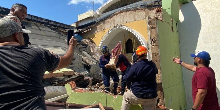 Zulia: Estos fueron los daños tras desplomarse el techo de una iglesia del Rosario en Santa Rita