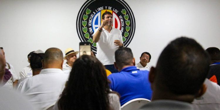Prosperi promete devolver el vaso de leche escolar y un programa de alimentación para los niños