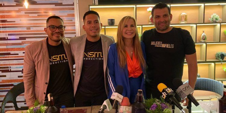 Ivette Domínguez de visita en Valencia promocionando la obra Mujeres Infieles