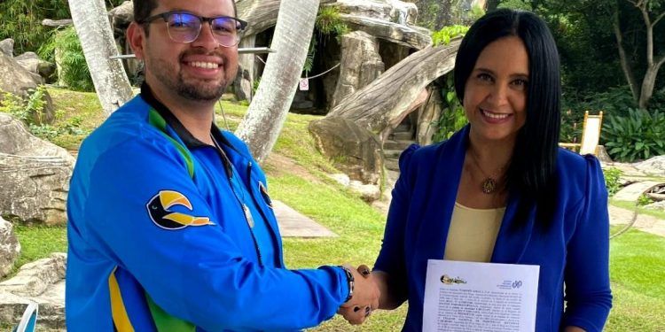 Suscrita alianza entre CNP Carabobo y Club Isla La Cumaca para recreación de periodista y familiares