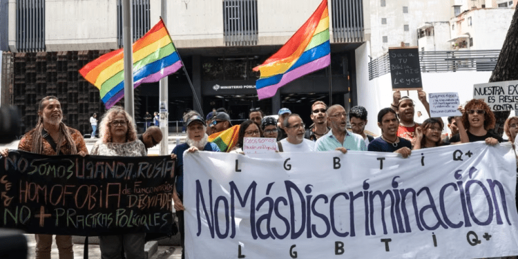 VOA: “Las 5 de Venezuela” de hoy 2 de agosto de 2023: sindicalistas van a la cárcel, y más