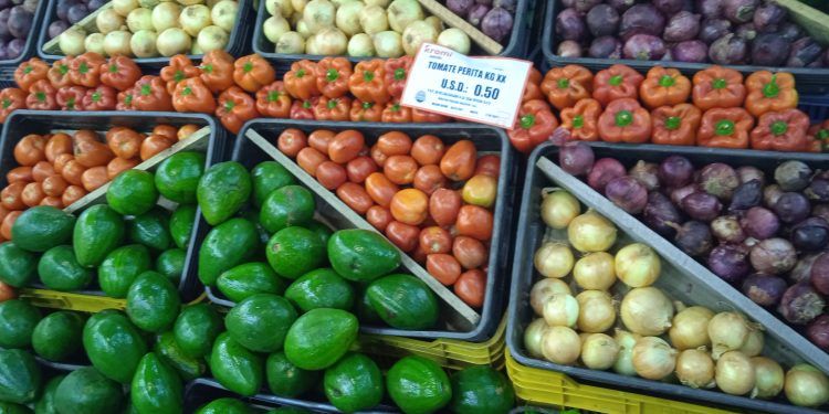 Quienes transporten verduras , vegetales y frutas deben sacar un nuevo permiso sanitario para movilización